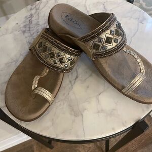 Taos Women's Gold Sandals